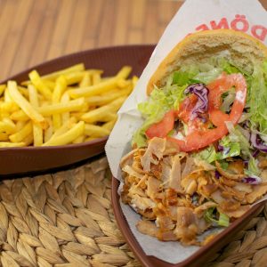 Menu del kebab di pollo pita